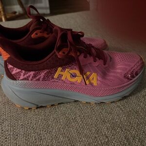 Hoka Challenger 7